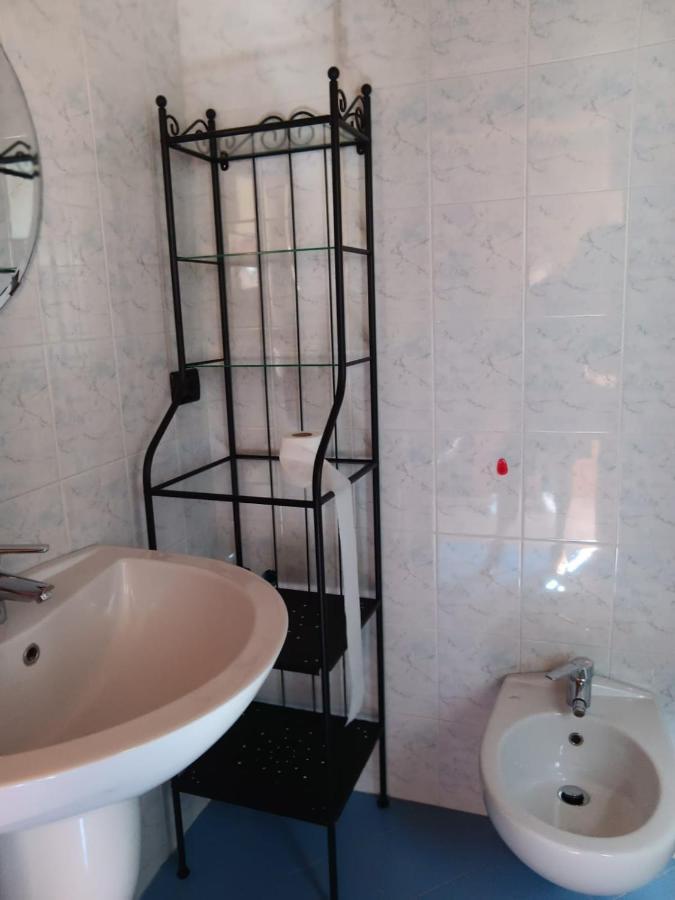 Oasi Del Garda 2 Apartman Monzambano Kültér fotó